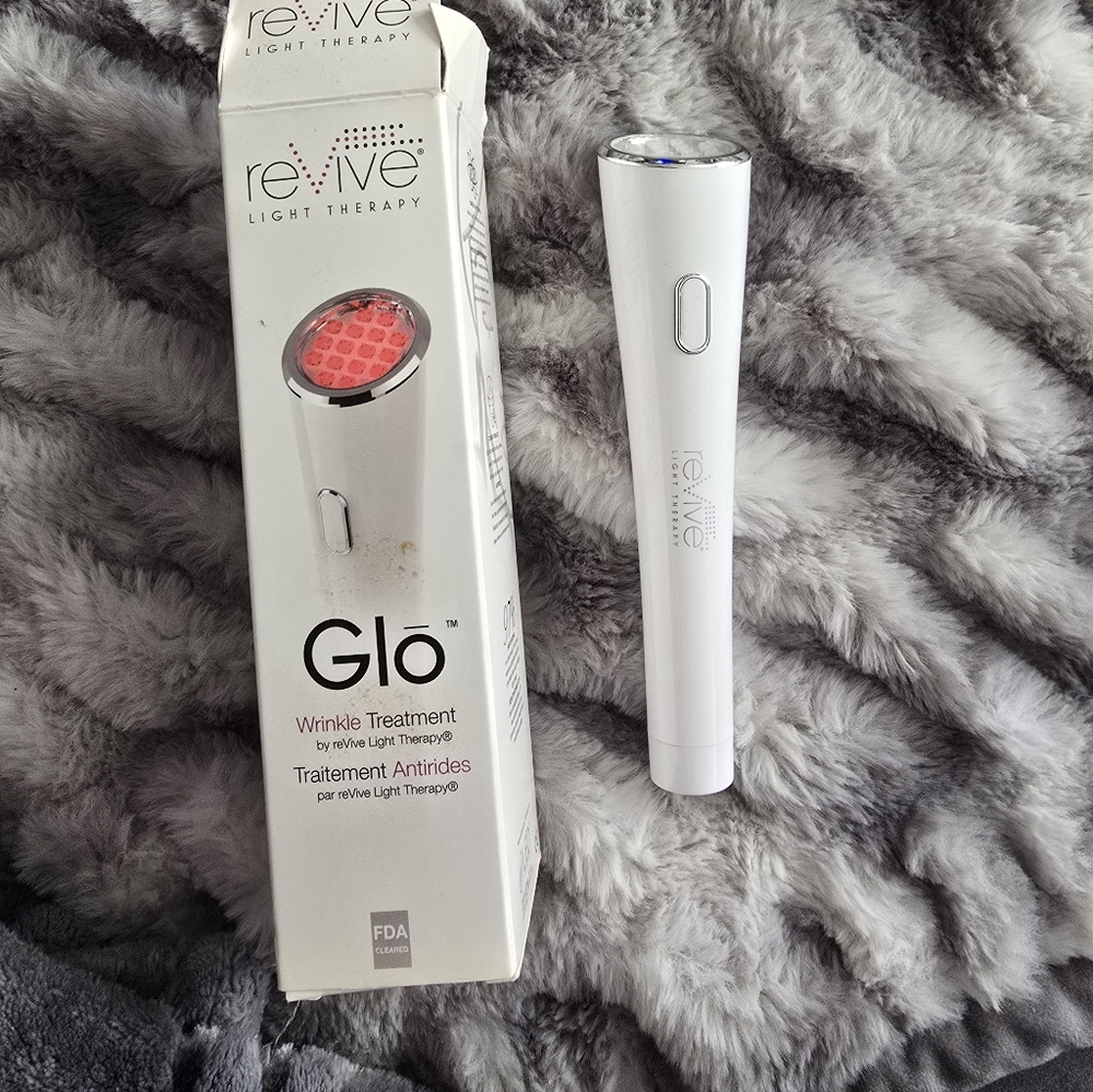 reVive Light Therapy Glo Wrinkle Treatment Device